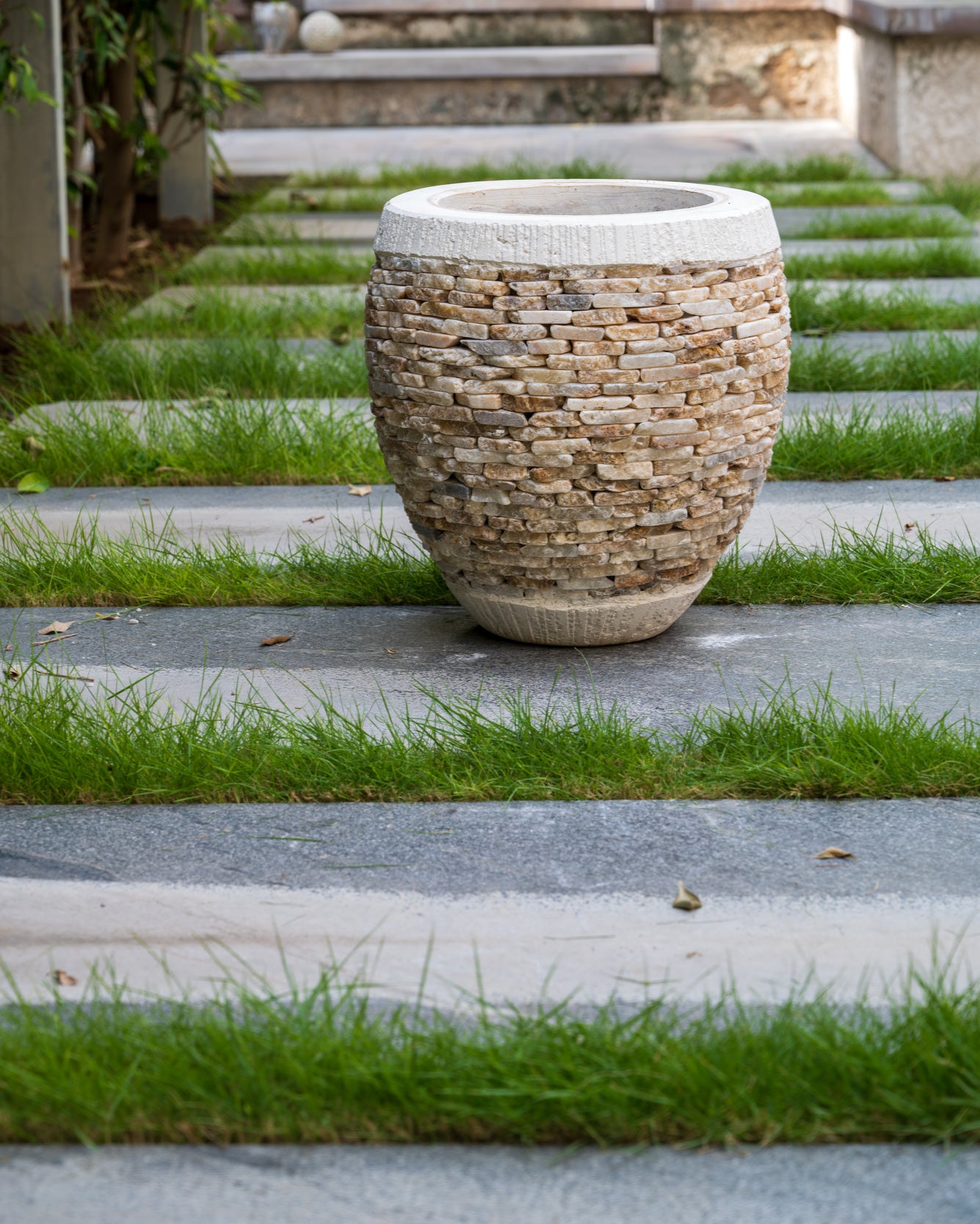 Jazzy Pebble Parade Planter (small)