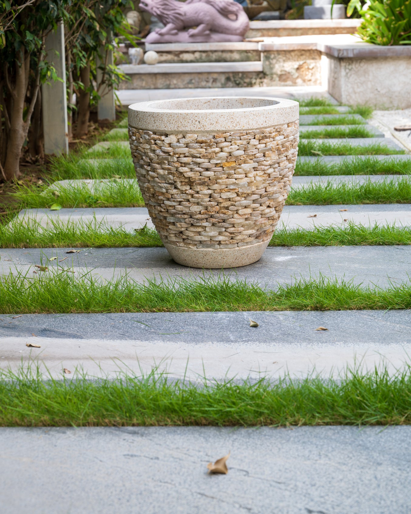 Rich Onyx Stone Planter (medium)