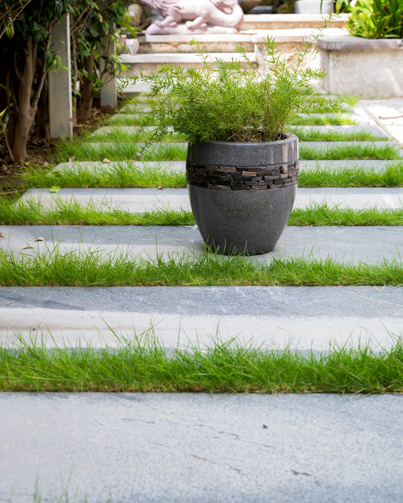 Clouded Terrazzo Stone Pot