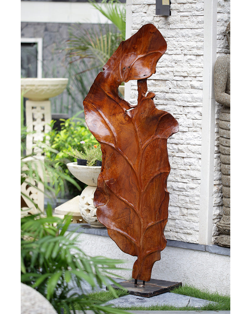 Rustic Leaf Artefact
