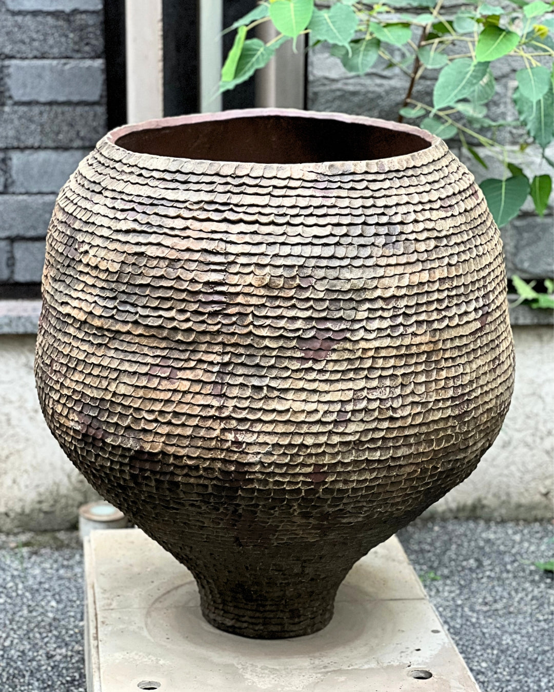 Brown Scaled Pot