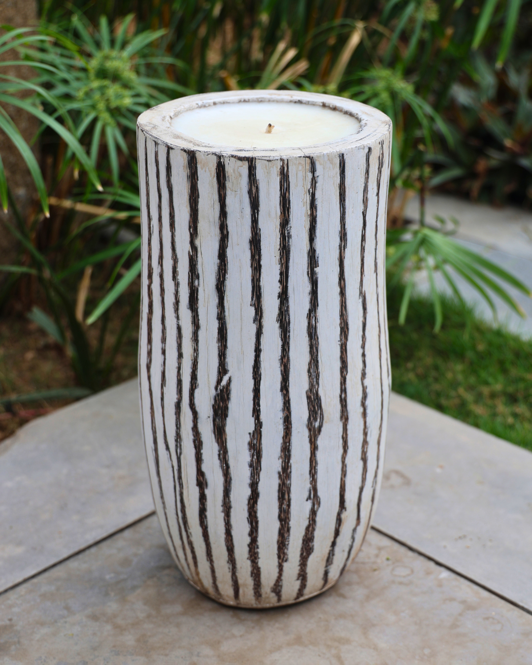 Outdoers Candle (M)