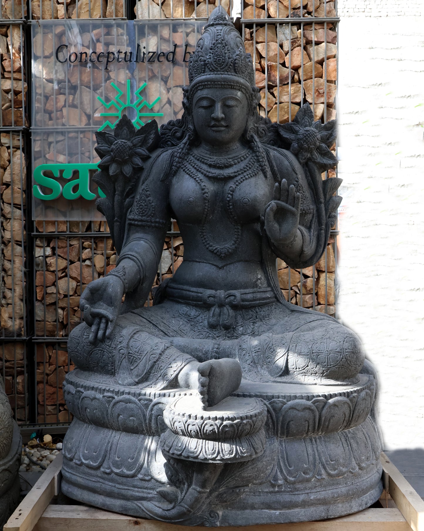 Devi Black