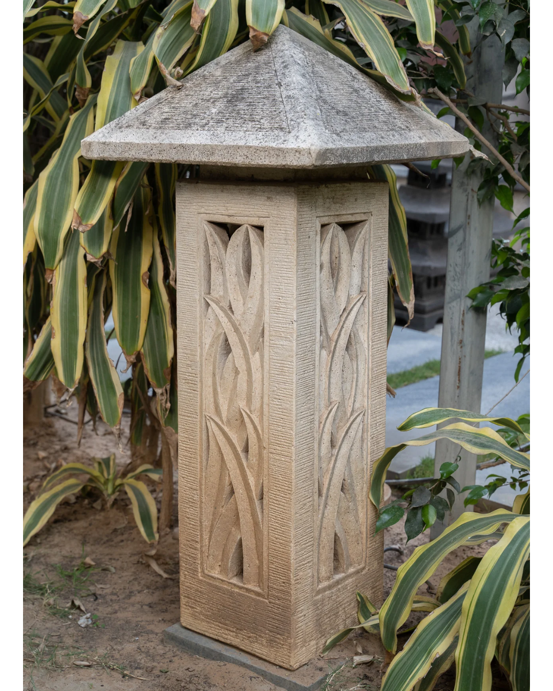 Growing Fields Pillar Light