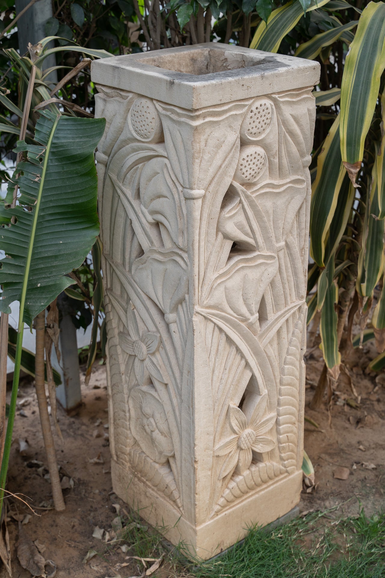 Botanical Pillar Light